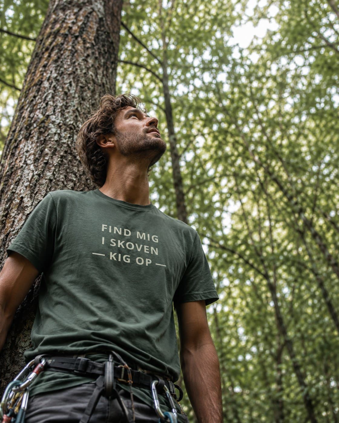 T-shirt — Find mig i skoven (kig op)